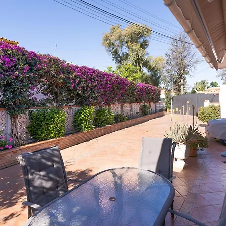 Charming Two Bedroom House Close To The Sea Vakantiehuis *