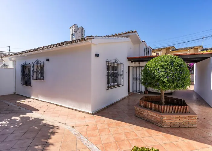 Vakantiehuis Charming Two Bedroom House Close To The Sea Marbella