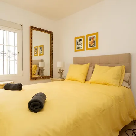 Charming Two Bedroom House Close To The Sea *