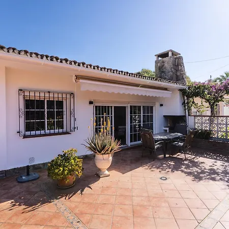 펜션 Charming Two Bedroom House Close To The Sea 마르베야