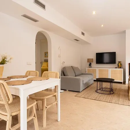 Charming Two Bedroom House Close To The Sea Marbella