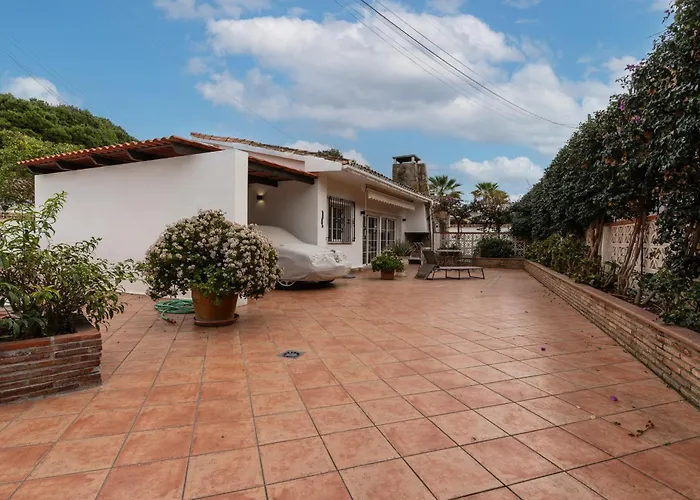 بيت للعطل Charming Two Bedroom House Close To The Sea *