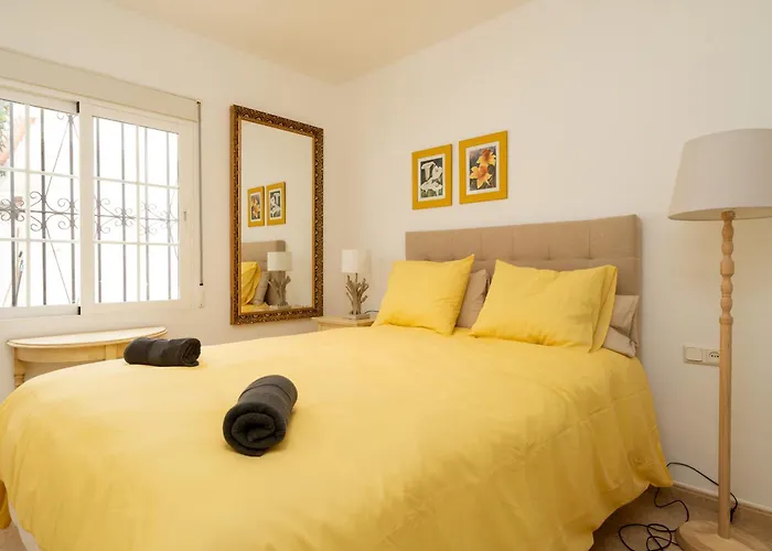 Charming Two Bedroom House Close To The Sea *