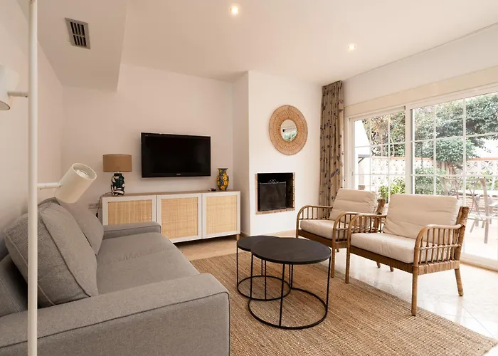 بيت للعطل Charming Two Bedroom House Close To The Sea