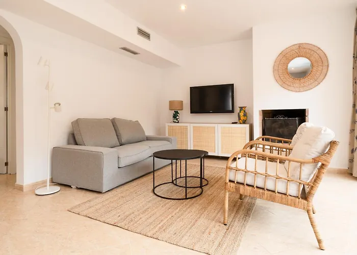 بيت للعطل Charming Two Bedroom House Close To The Sea